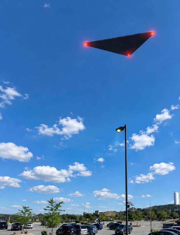 DEPARTAMENTO DE GUERRA INVESTIGA VÍDEOS DE OVNIS TRIANGULARES